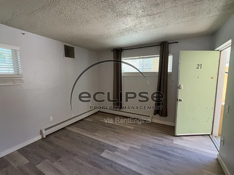 Summit View Apartments — Photo 93