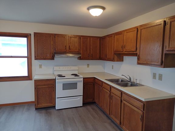 4th image of 1174 Corbett St