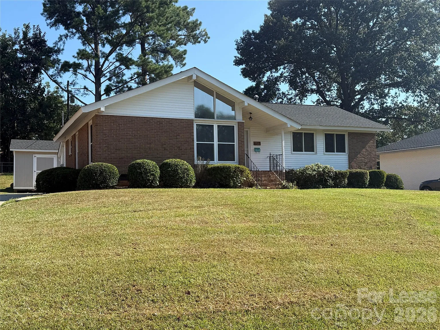 3 bed, 1.5 bath, 1455 sqft, $2,700 — Photo 1