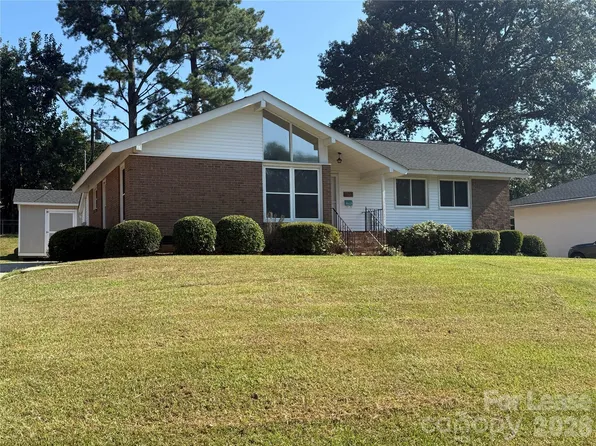 1627 Paddock Cir, Charlotte, NC 28209