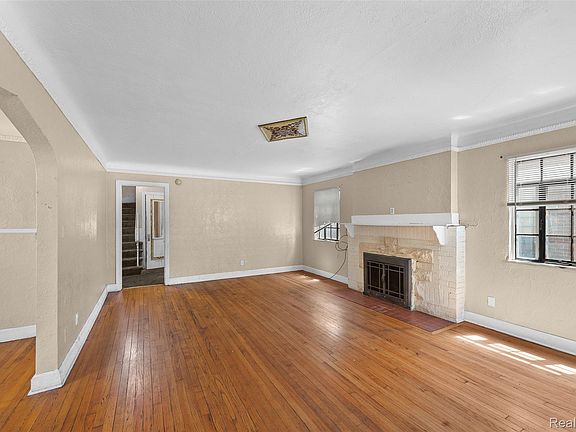 4th image of 17366 Monica St