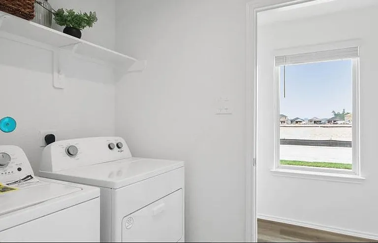 23823 Desert Peach Dr — Photo 2