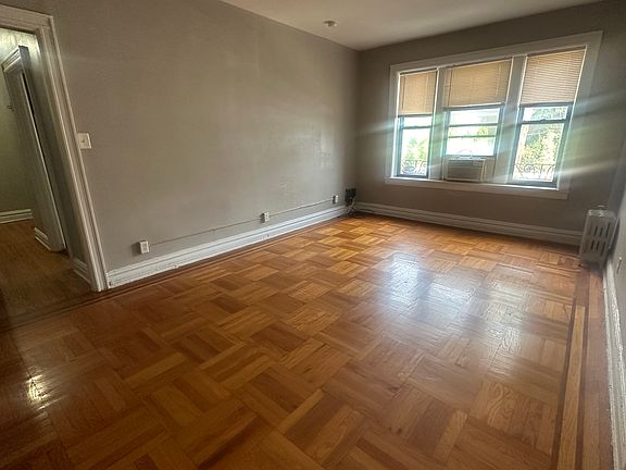 3rd image of 115-117 Fairview Ave #8E