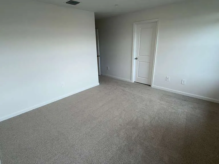 613 Salisbury Cir — Photo 15
