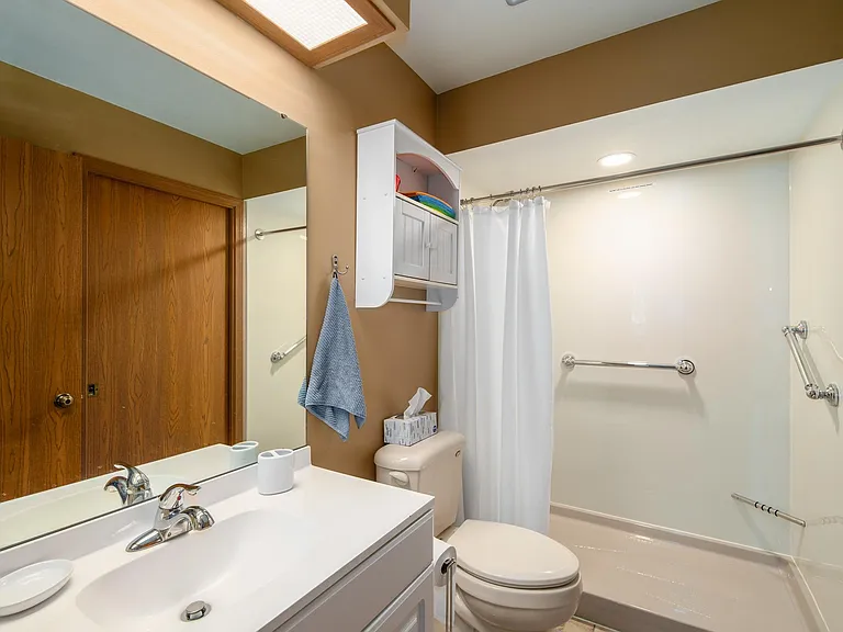 1357 W 18th Ave — Photo 11