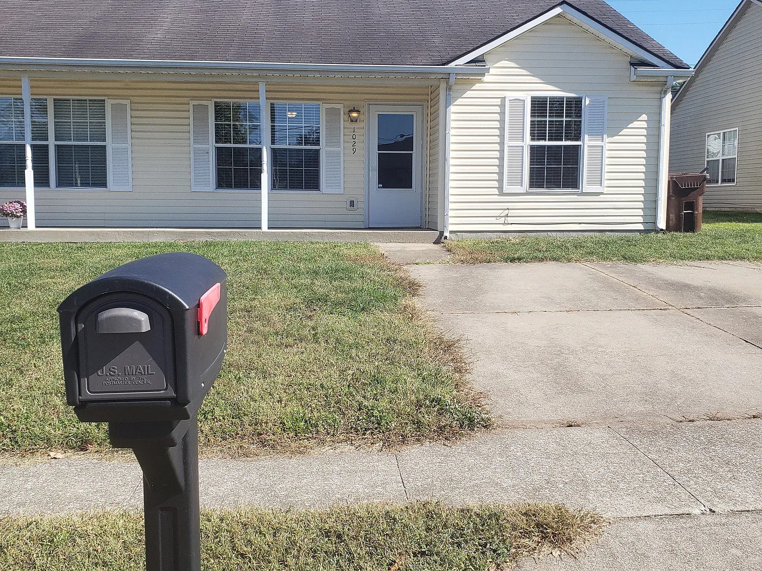 2 bed, 900 sqft, $1,190 — Photo 1