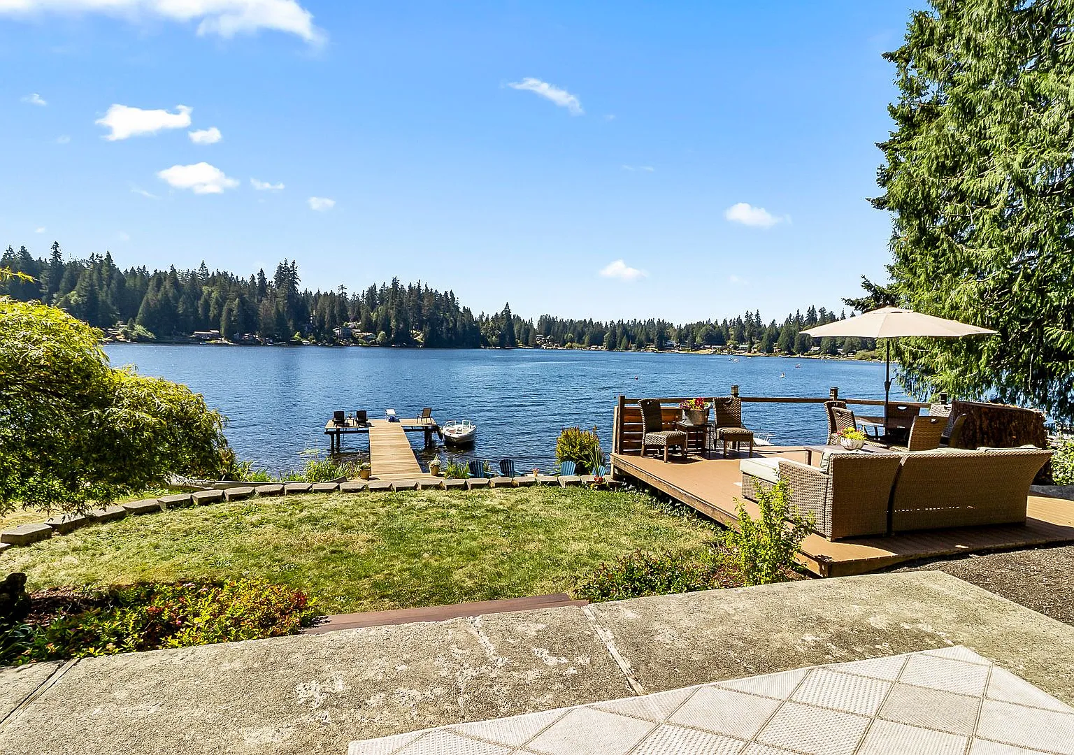 Live On Flowing Lake! Cozy Lakefront Cabin Available September 2026june 2027! — Photo 3