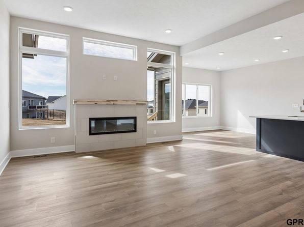 5714 Kestrel Pkwy, Elkhorn, NE 68022 view 3
