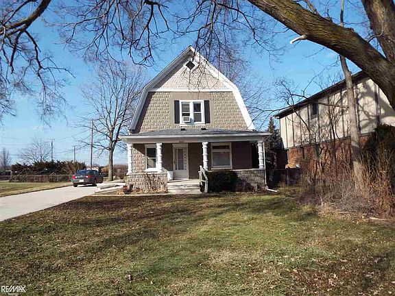 2nd image of 32621 Jefferson Ave