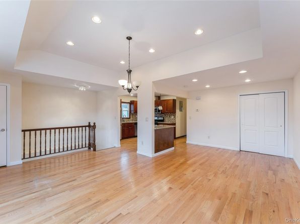 22820 Edgewood Ave Floor 2