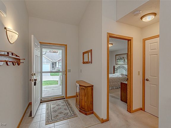 5th image of 822 Bristol Dr