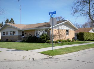 1602 Nagle Ave, Manitowoc, WI 54220