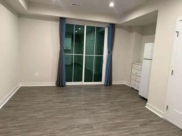 545 Levanna Ln, Glen Burnie, MD 21060