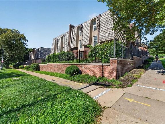 2nd image of 3608 Gillham Rd APT 26