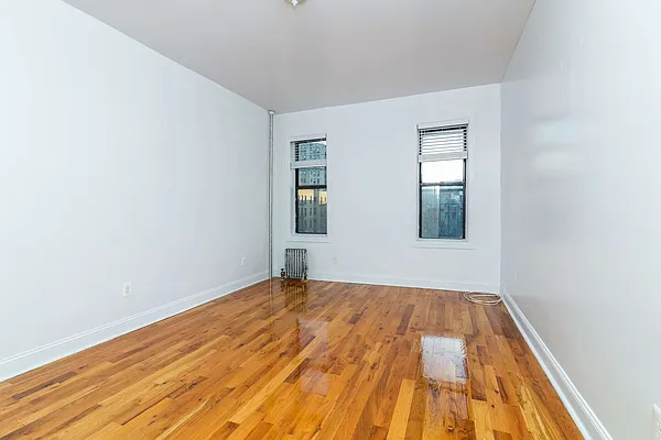 Rented by Clove Realty LLC | media 8
