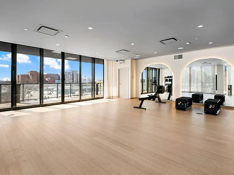 301 S Leavitt St #2S — Photo 12