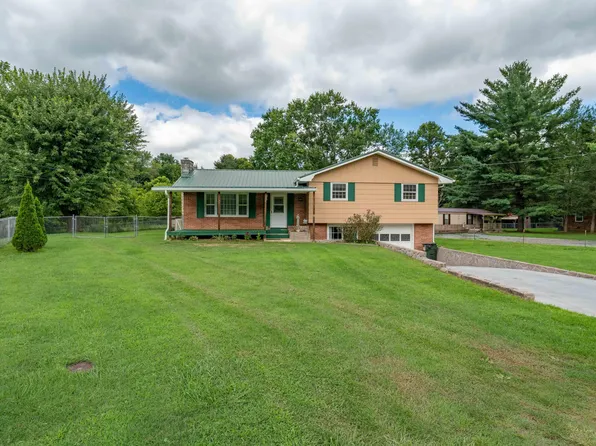 181 Howard Lipford Dr, Elizabethton, TN 37643