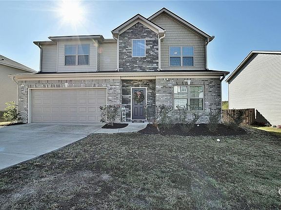 2nd image of 33 Willow Trace Dr