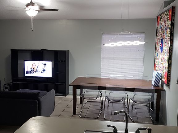 3rd image of 414 Southern Charm Dr