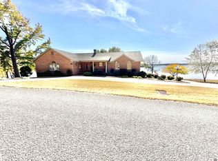 135 Southview Dr, Cadiz, KY 42211