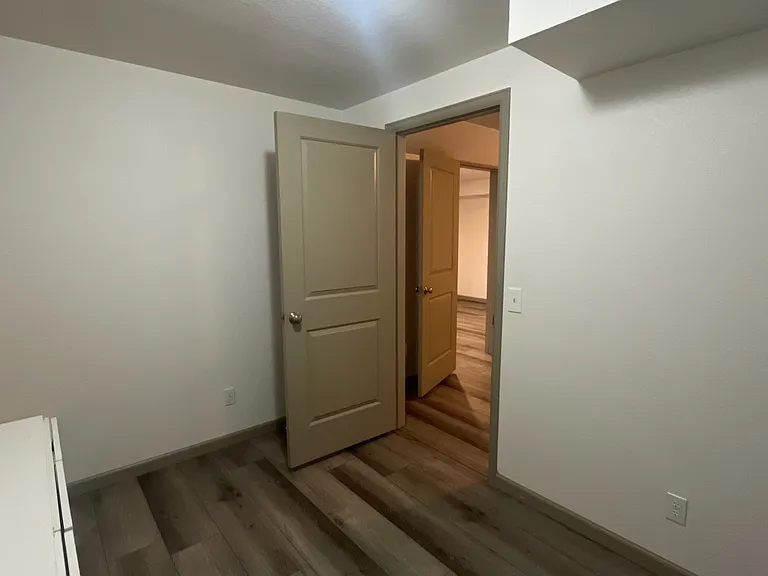 317 Victoria St — Photo 43