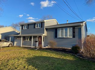 300 Cindy St, Old Bridge, NJ 08857