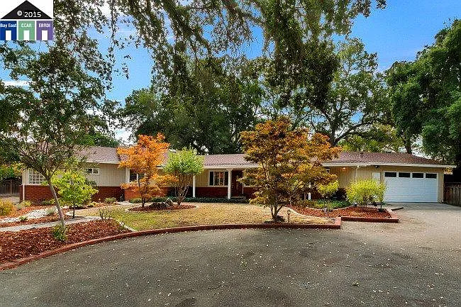 2 Woodside Ct photo 1