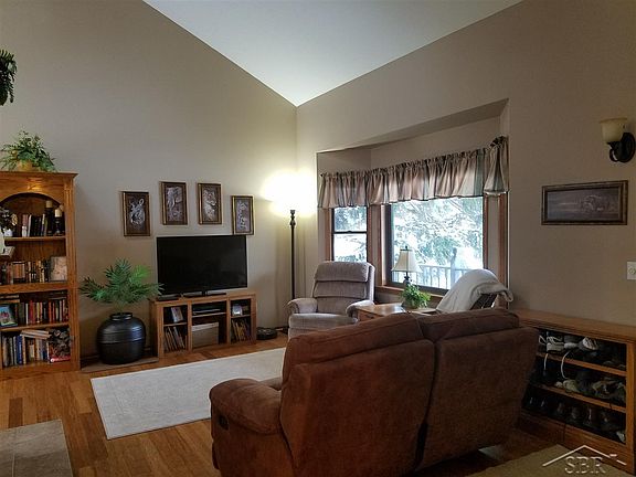 3rd image of 4040 S Wayside Dr