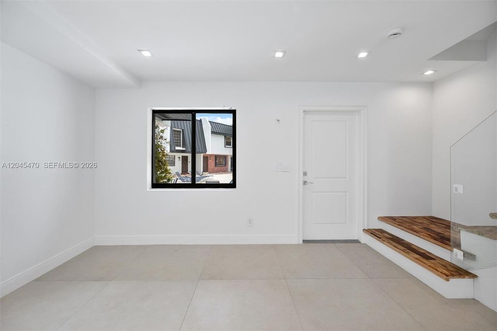 6667 Miller Rd #14, South Miami, FL - View 2