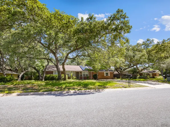 13 Higdon Ct NW, Fort Walton Beach, FL 32547