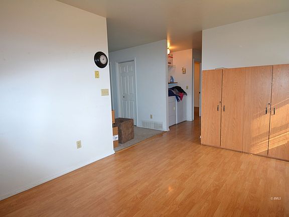 3rd image of 2214/2218 Leighton Blvd
