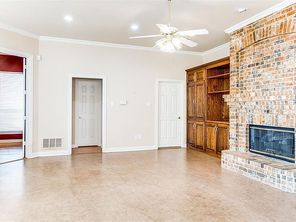 4th image of 8303 Briar Dr
