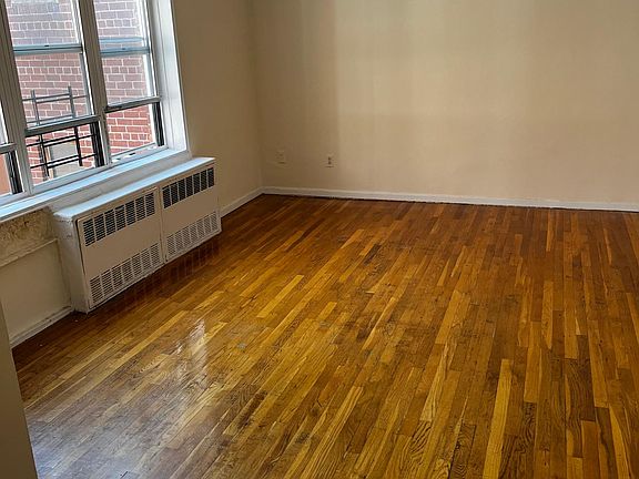 3rd image of 14305 41st Ave APT 6A