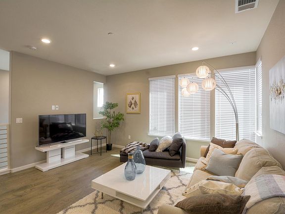 5th image of 3014 Henry Miller Pl