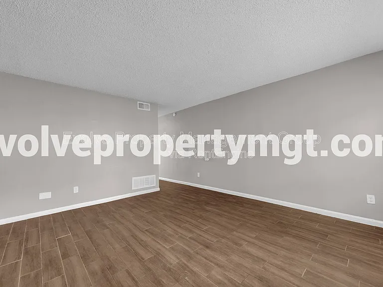 3434 Pruett Ct — Photo 4