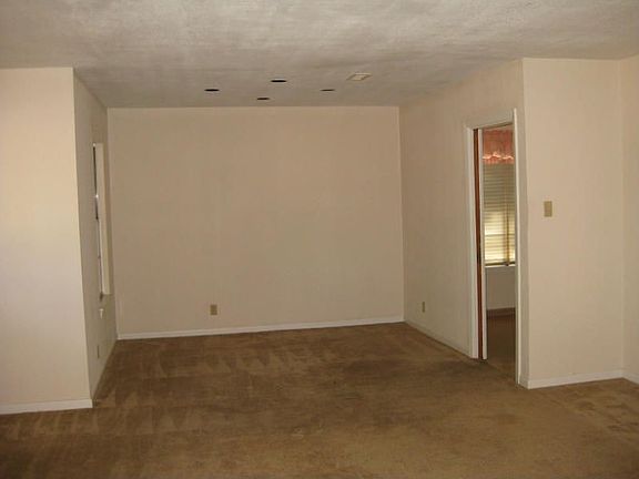 2nd image of 930 Coral Pl