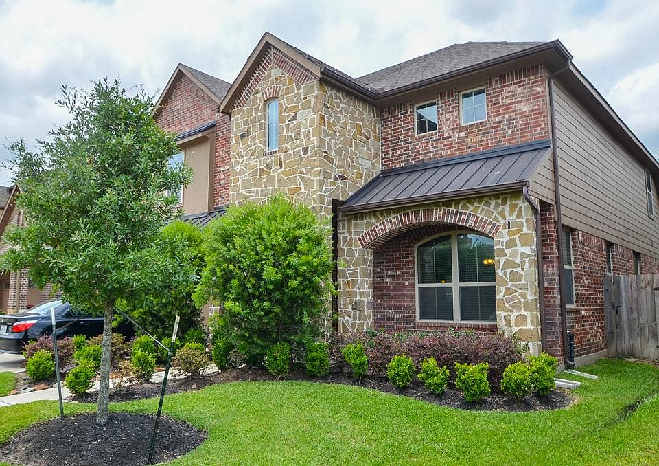 1st image of 19 Glade Park Dr