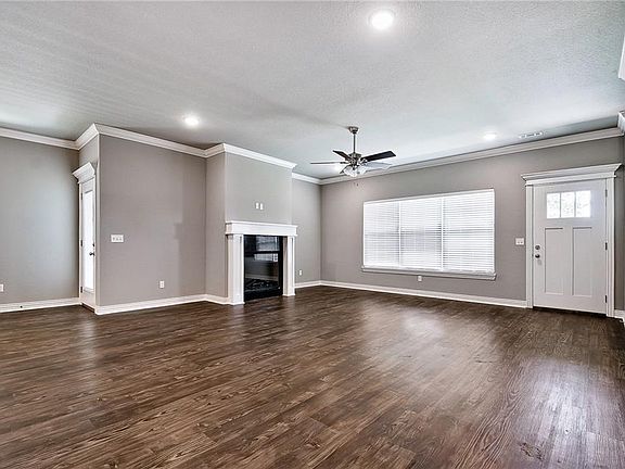 2nd image of 229 Carrington Ave