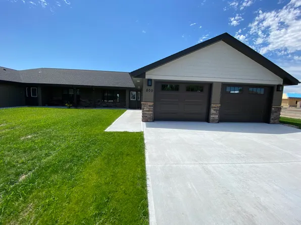 805 W Pine Ave, Mitchell, SD 57301
