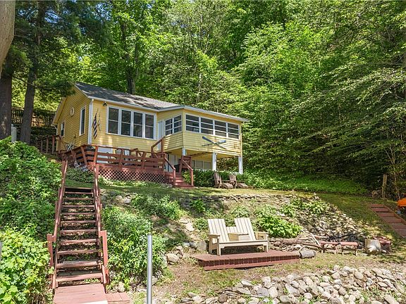 4th image of 72 Antlers Inn Rd