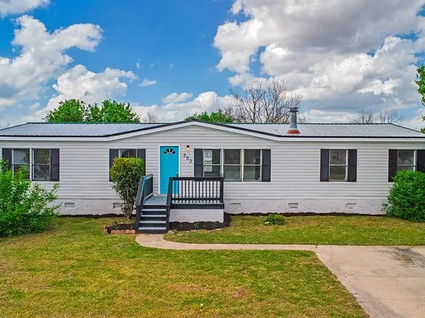 302 Arrlington Bnd, Byron, GA 31008