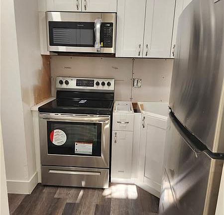 5th image of 2420 SE 17th St APT 202C