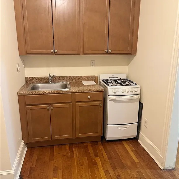 330 Salem St #5 — Photo 2