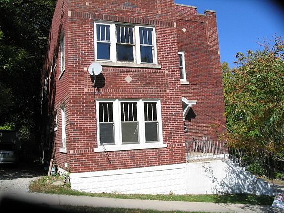 2nd image of 419 W Campbell St
