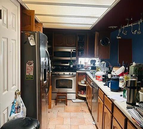 4th image of 11533 James Grant Dr