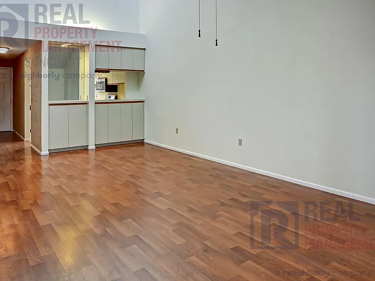 251 Fenwick Dr #14 — Photo 4