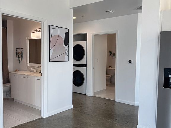 5th image of 133 NE 2nd Ave APT 2813