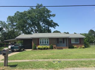 669 Montclair Rd, Fayetteville, NC 28314