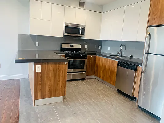 Rented by 18 REALTY | media 10