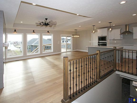 3rd image of 704 N 106th St